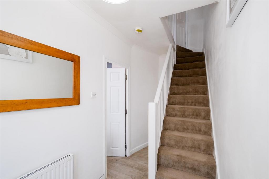 82 Uplands Road-1.jpg