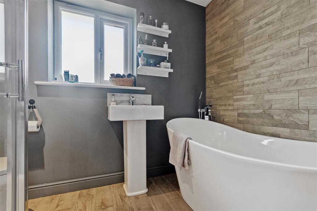 Luxury house bathroom