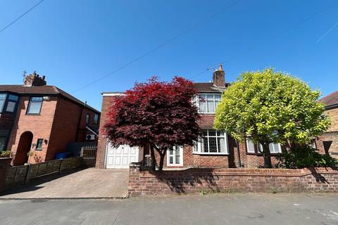 4 bedroom semi-detached house for sale, Winchester Avenue, Ashton-in-Makerfield, Wigan, WN4 9LL