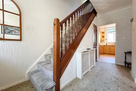 4 bedroom semi-detached house for sale, Winchester Avenue, Ashton-in-Makerfield, Wigan, WN4 9LL