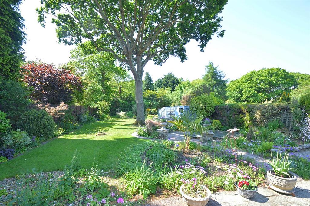 Resized NEWGarden1.jpg