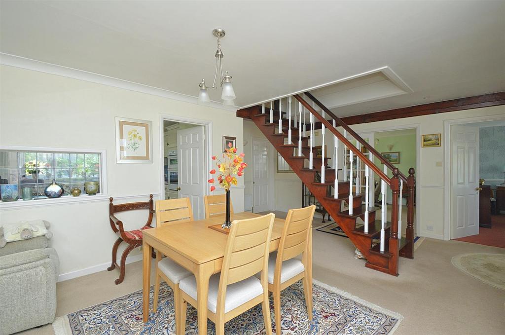 Resized NEWDiner4.jpg