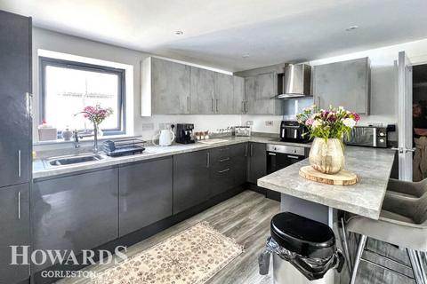 2 bedroom apartment for sale, Englands Lane, Gorleston