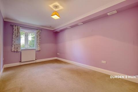 1 bedroom retirement property for sale, High Street, Ongar, CM5