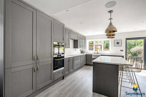 4 bedroom semi-detached house for sale, Queenhythe Road, Guildford GU4