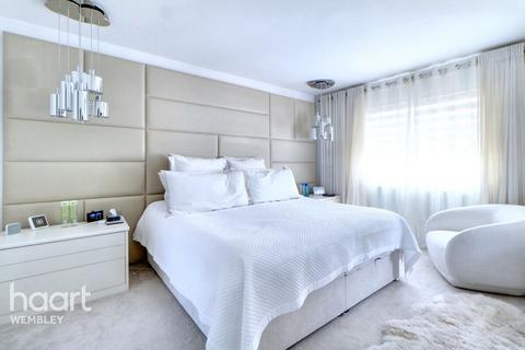 18 Mayfields, Wembley, HA9 9PS