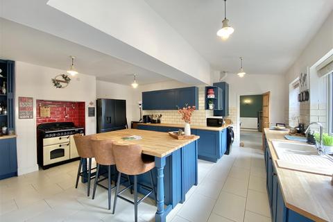 4 bedroom semi-detached house for sale, South End, Bedale