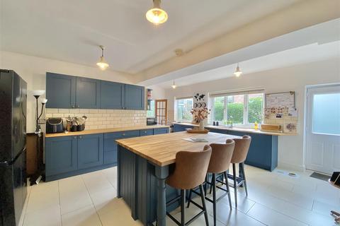 4 bedroom semi-detached house for sale, South End, Bedale