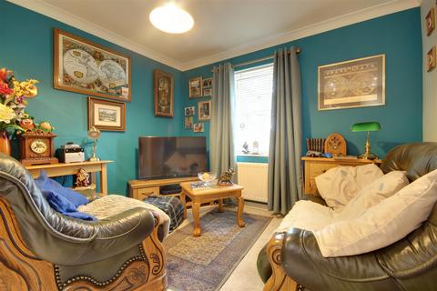 1 bedroom flat for sale, Robin Close, Brough