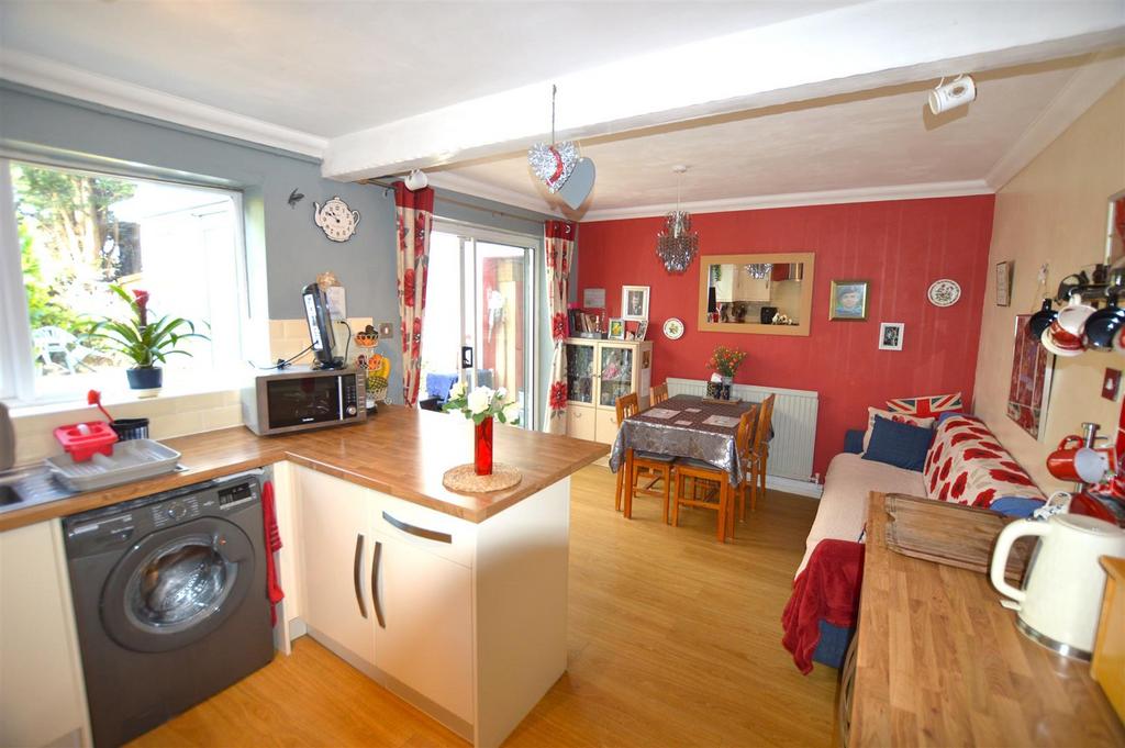 Kitchen.JPG