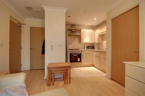 1 bedroom flat for sale, Robin Close, Brough