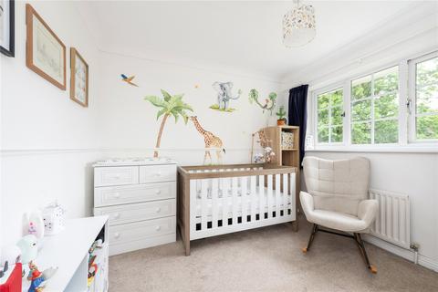 23 Bloomfield Close, Knaphill, Woking, GU21 2BL