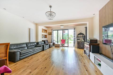 20 Connaught Road, New Malden, KT3 3QA