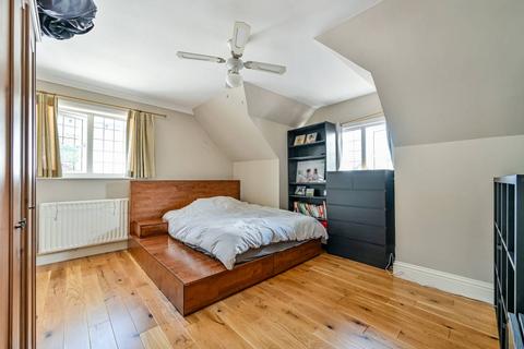 20 Connaught Road, New Malden, KT3 3QA