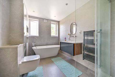 20 Connaught Road, New Malden, KT3 3QA