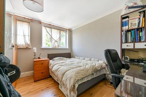 20 Connaught Road, New Malden, KT3 3QA