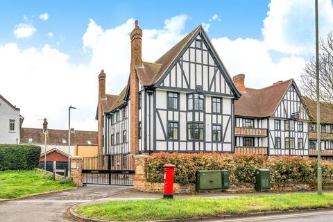 3 Queens Close, Esher, KT10 8NS
