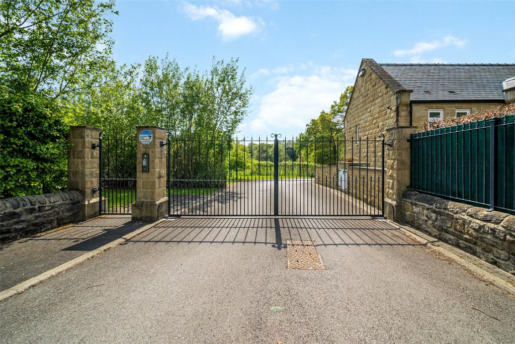 Gate