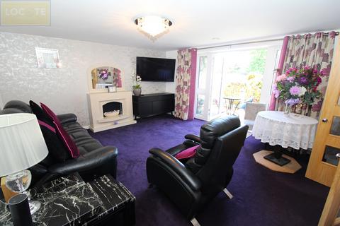 1 bedroom ground floor flat for sale, Oakfield Court, Urmston
