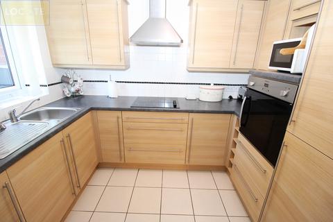 1 bedroom ground floor flat for sale, Oakfield Court, Urmston