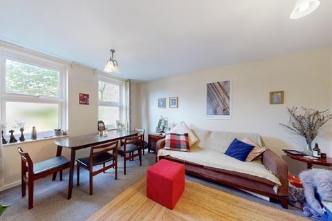 16 Foxley Close, London, E8 2JN