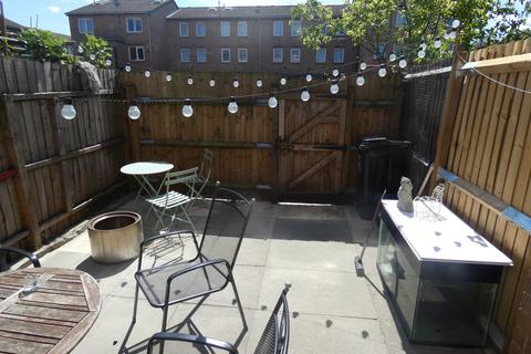 16 Foxley Close, London, E8 2JN