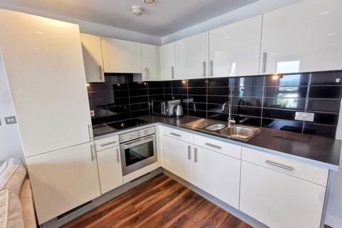 3 bedroom apartment to rent, The Heart, Blue, Media City Uk, Salford, Lancashire, M50