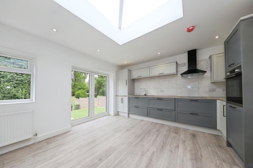 Kitchen/ Dining