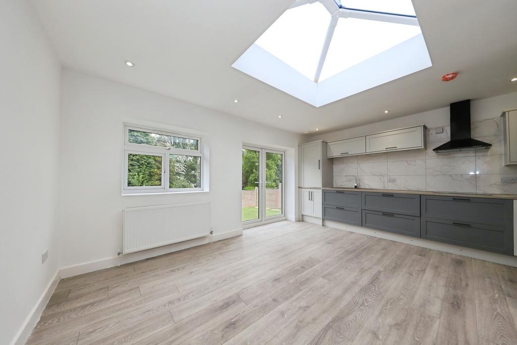 Kitchen / Dining