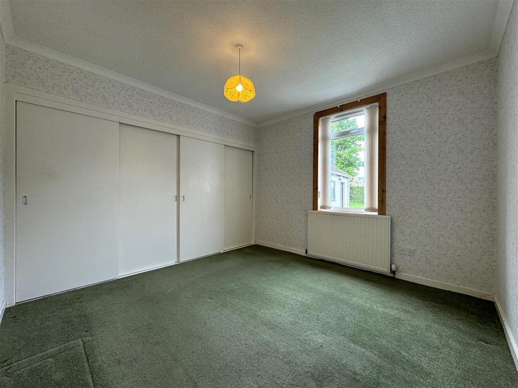 Bedroom 1.jpg