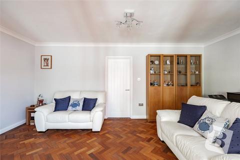 2 bedroom bungalow for sale, Canewdon Gardens, Wickford, Essex, SS11