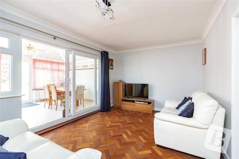 2 bedroom bungalow for sale, Canewdon Gardens, Wickford, Essex, SS11
