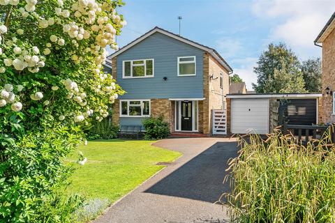 4 bedroom detached house for sale, BURROWS CLOSE, GREAT BOOKHAM, KT23