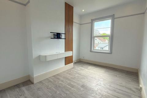 1 bedroom apartment to rent, Barton Villas, Dawlish, EX7 9QJ