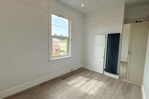 1 bedroom apartment to rent, Barton Villas, Dawlish, EX7 9QJ