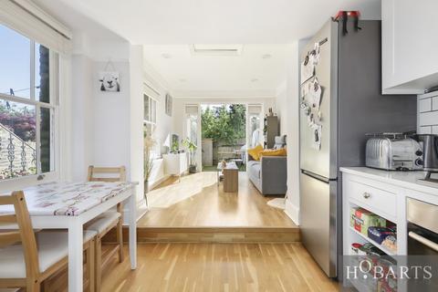 2 bedroom maisonette for sale, Stroud Green, London N4