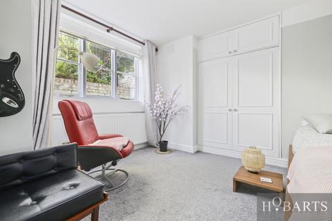 9a Albany Road, London, N4 4RR