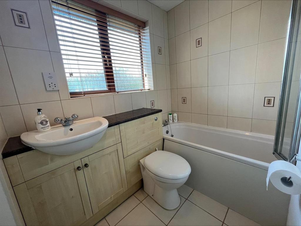 Processed-3 E2 E7975-1 EFF-4731-B276-75577 CB12 F0 B.jpe