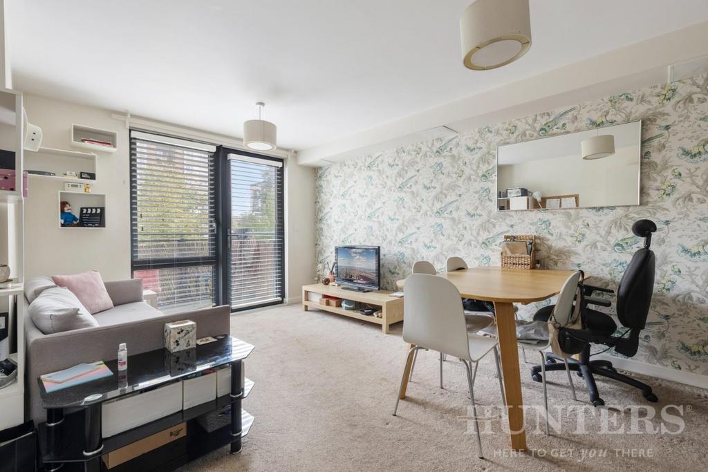 Flat 13, Hollyfield, Pooles Park N4 3 FG-6.jpg