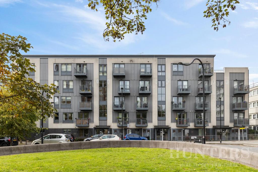 Flat 13, Hollyfield, Pooles Park N4 3 FG-12.jpg