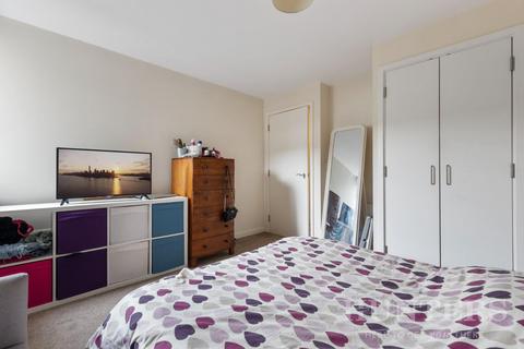 1 bedroom apartment to rent, Pooles Park, London