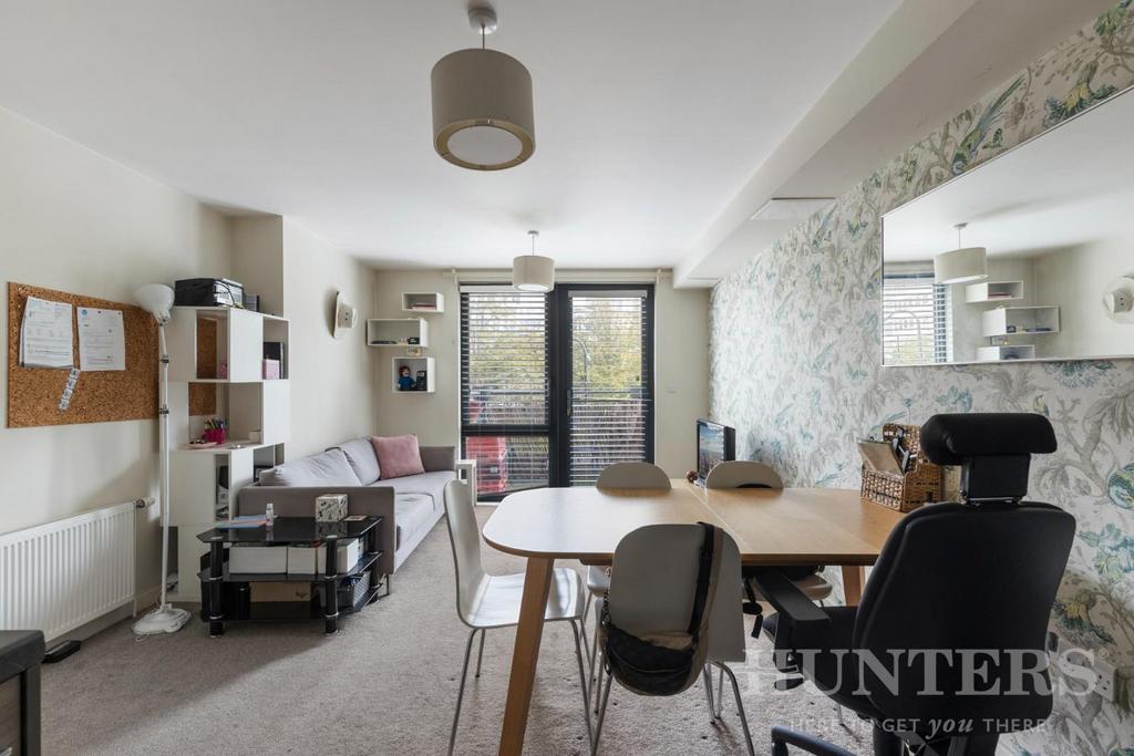 Flat 13, Hollyfield, Pooles Park N4 3 FG-10.jpg