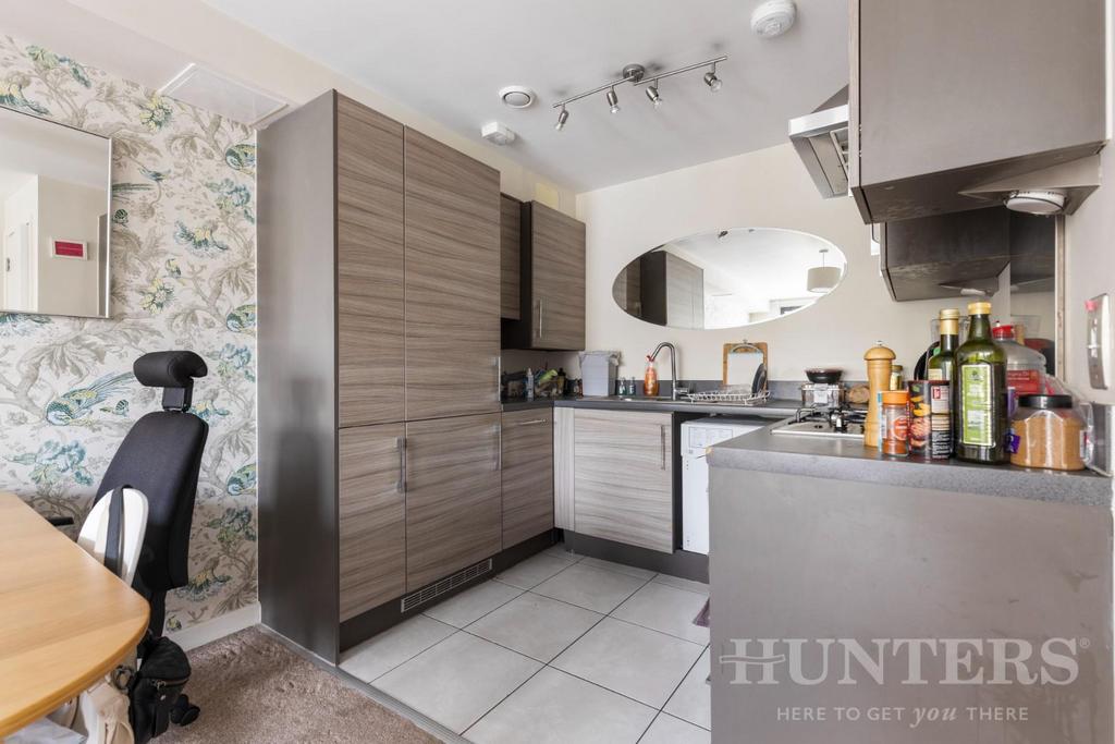 Flat 13, Hollyfield, Pooles Park N4 3 FG-9.jpg