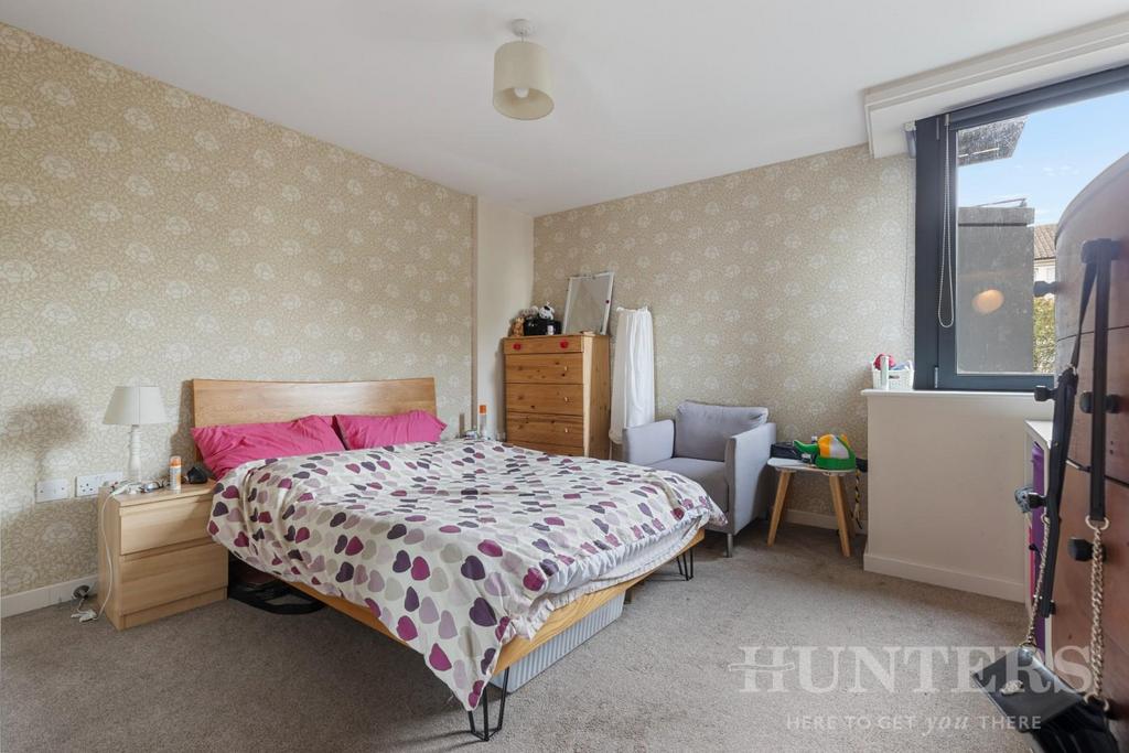 Flat 13, Hollyfield, Pooles Park N4 3 FG-1.jpg