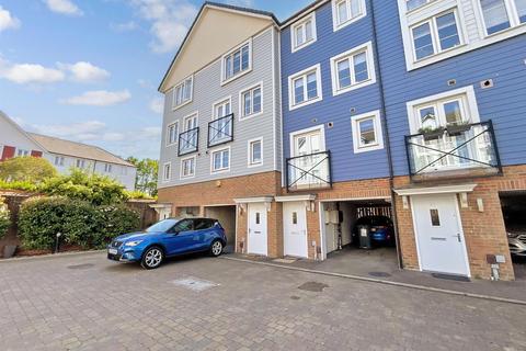 4 bedroom townhouse for sale, Crabapple Road, Tonbridge, Kent