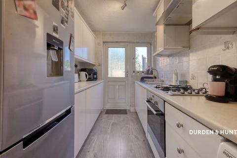 39 Adelaide Drive, Colchester, CO2 8UT
