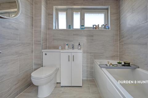 39 Adelaide Drive, Colchester, CO2 8UT