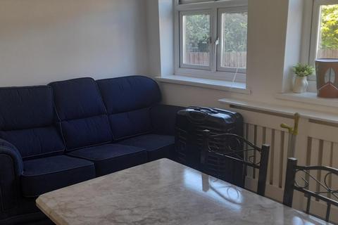 1 bedroom terraced house to rent, Grove Green Road, Leytonstone, E11