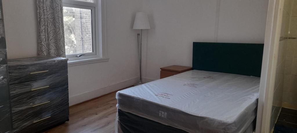 Ensuite- Double Room (Bills included)