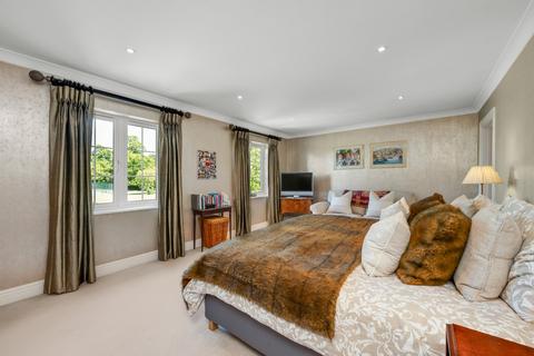 4 Boundary Park, Weybridge, KT13 9RR